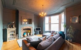 Family Stay By Sefton Park & Lark Lane Parking